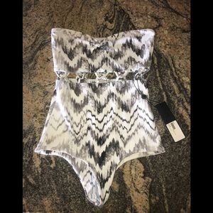 Stone Fox Swimwear NWT Zephyr in Ikat XS
